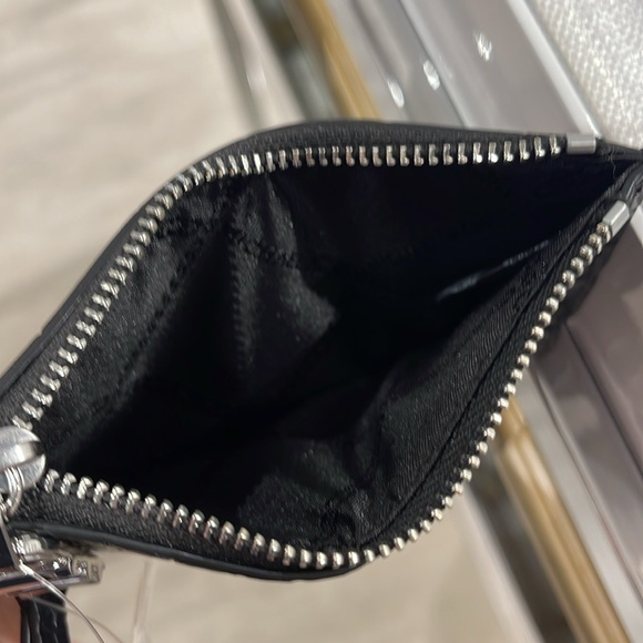 Michael Kors Empire Small Crocodile Embossed Leather Card Case
Black 
NWT - Picture 9 of 16